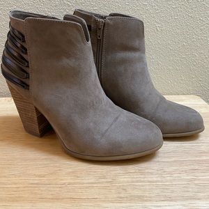 Women’s ankle boots size 9.5